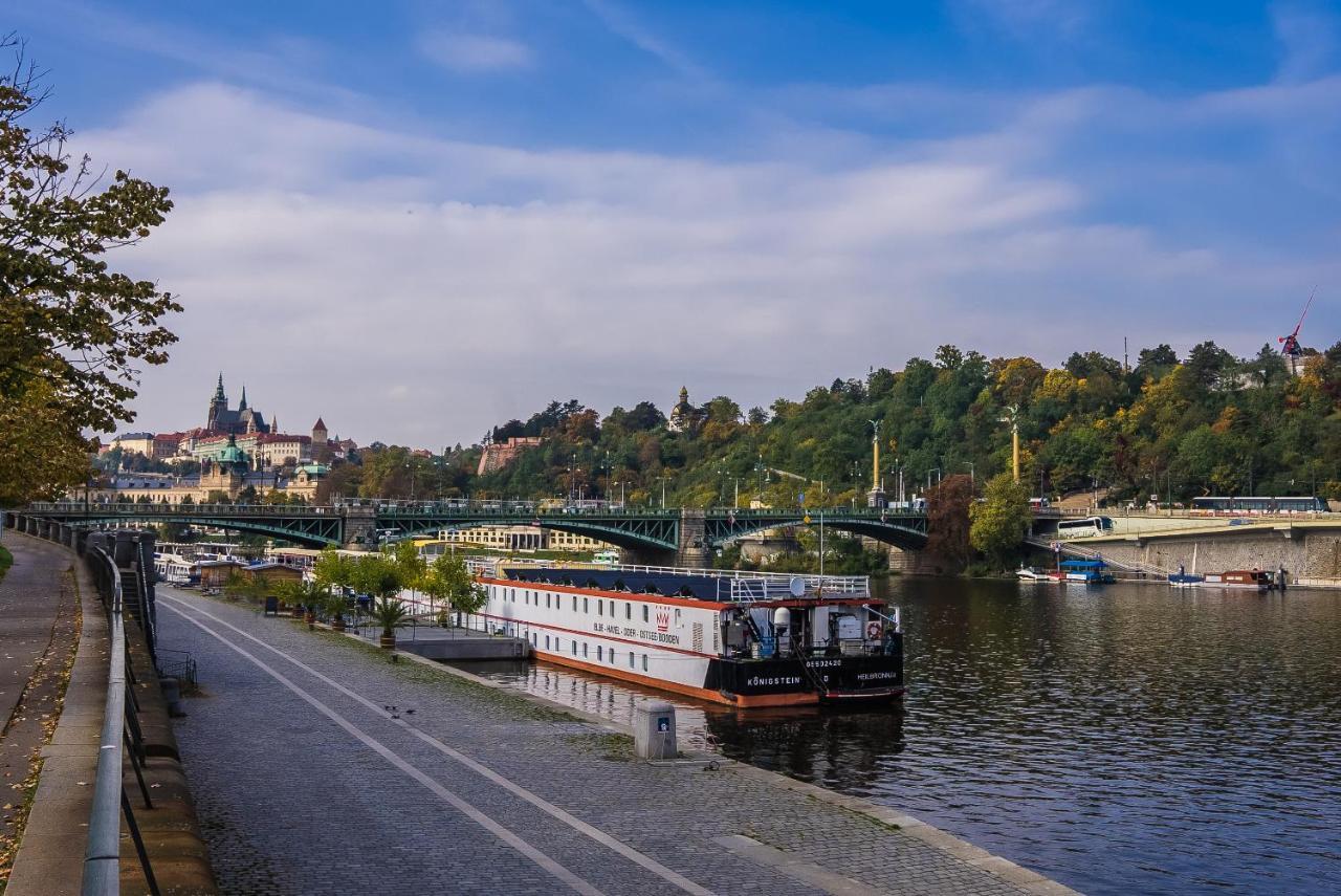 River Koenigstein Botel Prague